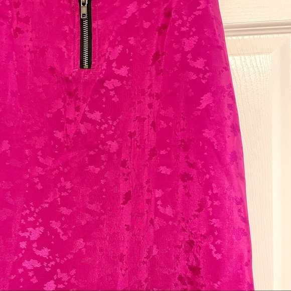 Urban Outfitters dark hot pink top with speckles - Picture 3 of 3